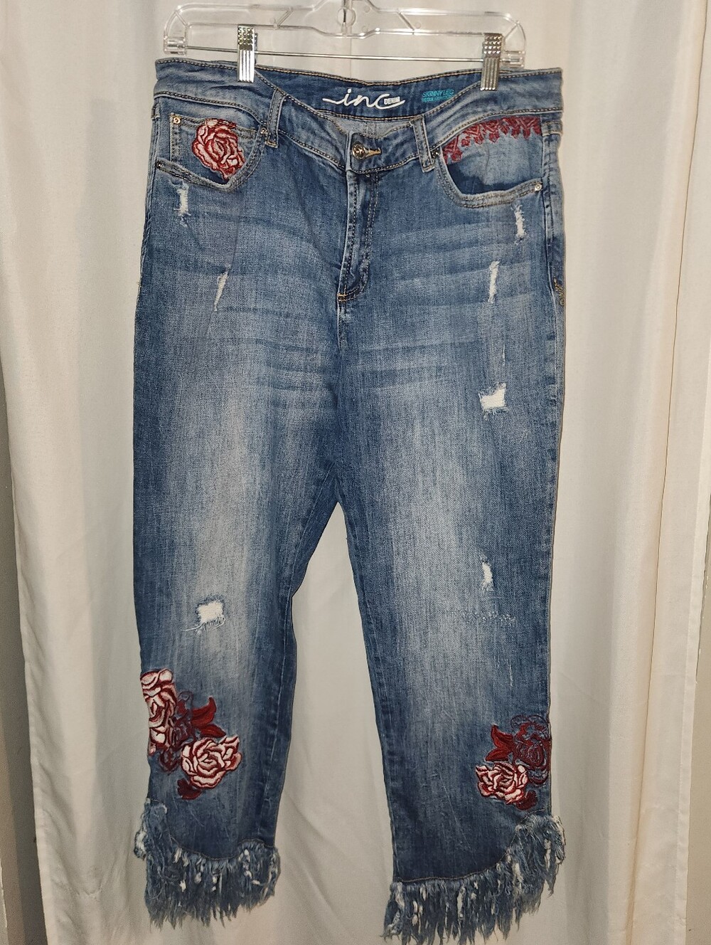 INC Rose Embroidered Boho Jeans Skinny Leg Slim Tech Fit Ankle Cut Frayed Sz 18